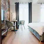 City-studio Im Innenhof Mit Boxspring-bett Und Community-raum *