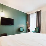 City-studio Im Innenhof Mit Boxspring-bett Und Community-raum מונסטר