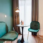 דירה City-studio Im Innenhof Mit Boxspring-bett Und Community-raum מונסטר