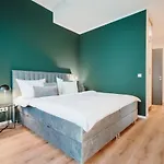 City-studio Im Innenhof Mit Boxspring-bett Und Community-raum דירה