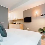 City-studio Im Innenhof Mit Boxspring-bett Und Community-raum דירה