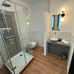 City-studio Im Innenhof Mit Boxspring-bett Und Community-raum דירה
