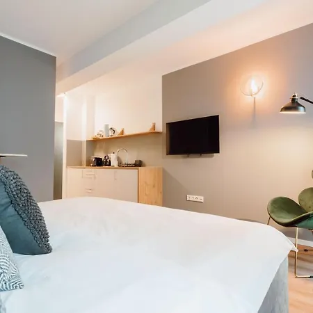 City-studio Im Innenhof Mit Boxspring-bett Und Community-raum Lägenhet
