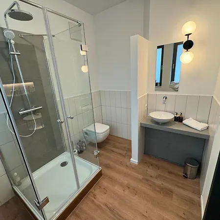 City-studio Im Innenhof Mit Boxspring-bett Und Community-raum Lägenhet