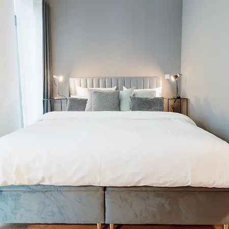 City-studio Im Innenhof Mit Boxspring-bett Und Community-raum Apartment *